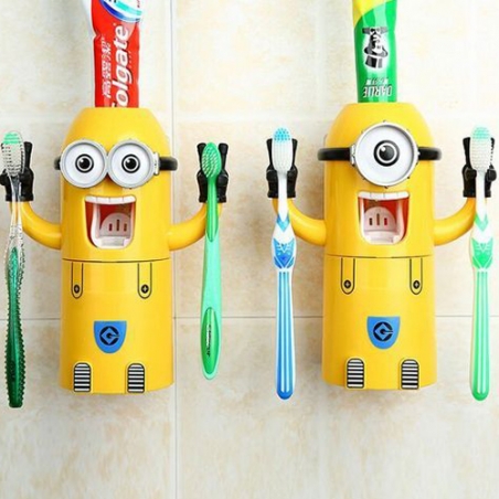 Dispenser-za-pasta-za-zbi-Minon-2736