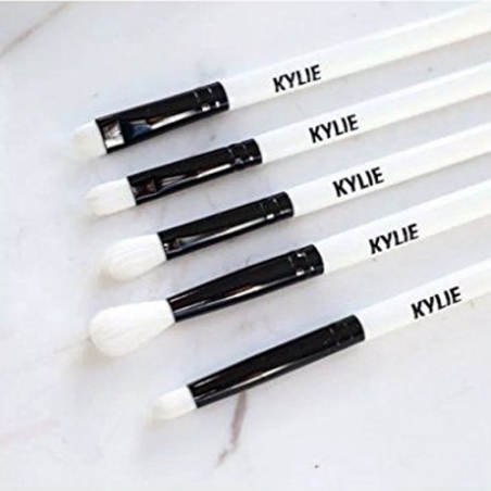 Komplekt-cetki-za-grim-Kylie-F10-2602