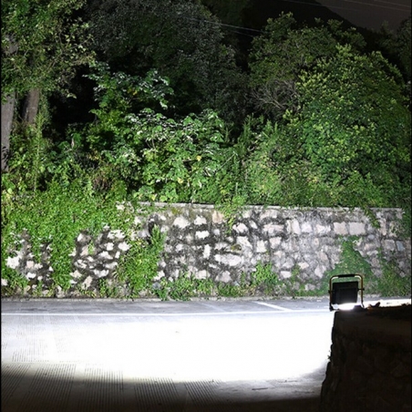 Mosen-solaren-LED-prozektor-5080W-s-distancionno-upravlenie-i-prezaredima-bateria-S8357