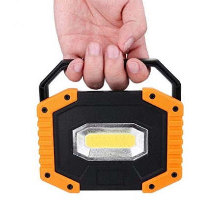 Mosna-akumulatorna-LED-lampa-30W-s-tri-stepeni-na-osvetavane-vodoustojciv-prozektor-S47372