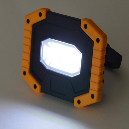 Mosna-akumulatorna-LED-lampa-30W-s-tri-stepeni-na-osvetavane-vodoustojciv-prozektor-S47372