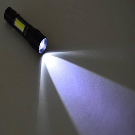 Mosen-mini-LED-fener-3v1-s-opticno-priblizenie-i-prezarezdasa-se-bateria-S47378