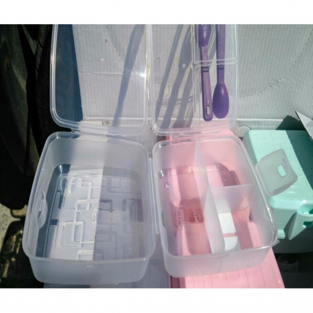 Kutia-za-hrana-s-4-otdelenia-i-komplekt-pribori-R75075