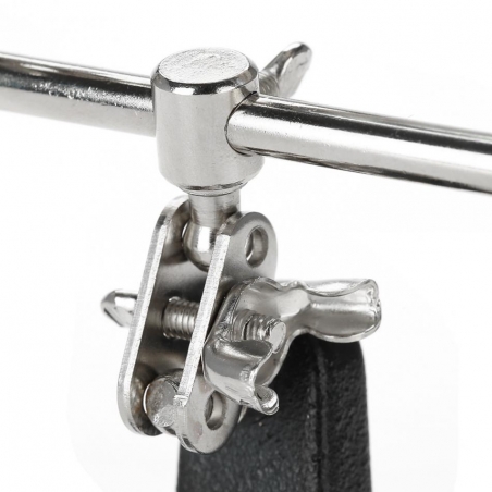 Lupa-s-sipki-i-stojka-tip-treta-pomosna-rka-RAD5666