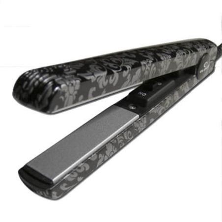 Malka-presa-s-keramicno-pokritie-za-perfektno-izpravane-na-kosa-RADEK-122A