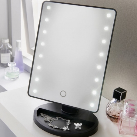 Svetesoto-kozmeticno-LED-ogledalo-Led-Mirror