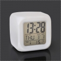 Svetes-LED-Casovnik-s-forma-na-kub-7-color-LED-clock
