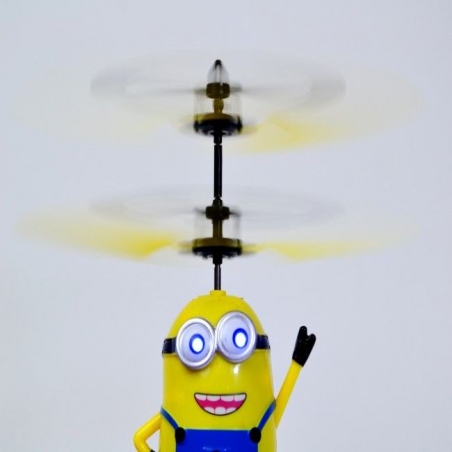 Neveroaten-letas-Minon-s-vgradena-bateria-mosni-perki-i-elementarno-upravlenie-781