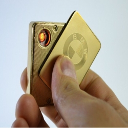 Metalna-el-zapalka-BMW-s-vgradena-prezarezdaema-bateria-v-podarcna-kutia-615