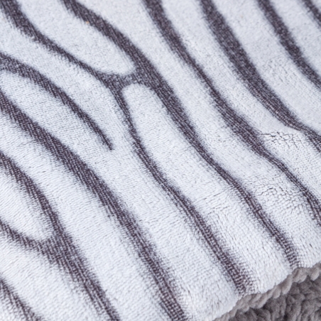 Pokrivka-za-divan-zebrovi-sarki-130-h-160-sm-1184286