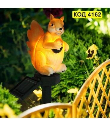 Декоративна градинска лампа със соларен панел Катерица