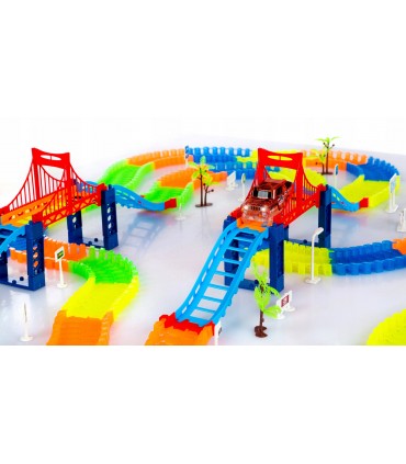 360 части светеща писта с мостове, пътни знаци и 2бр колички