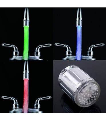 Светещ в различни цветове накрайник за чешма