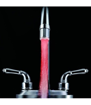 Светещ в различни цветове накрайник за чешма