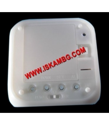 Светещ стаен LED часовник със 7 цвята