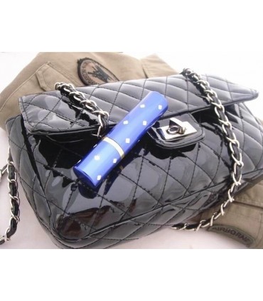 Електрошок с фенерче под формата на червило