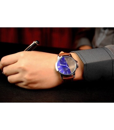 Мъжки ръчен часовник с кварцов механизъм - модел 332