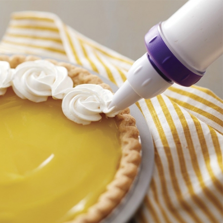 Spric-za-dekoracia-na-deserti-Dessert-Decorator-Plus-Wilton-1527