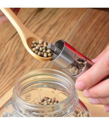 Мелничка за черен пипер тип "Помпа"