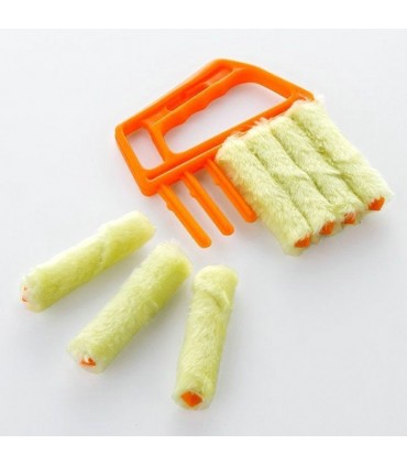 Практична четка за почистване на щори и други трудно достъпни места