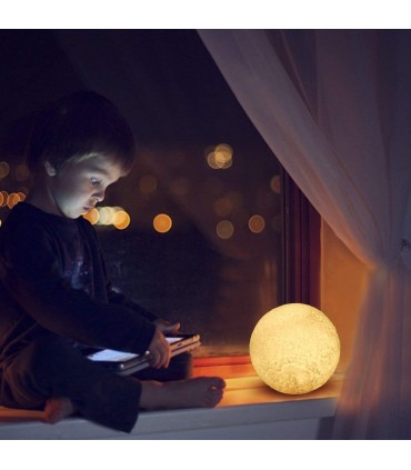 3D НОЩНА ЛАМПА С ФОРМА НА ЛУНА