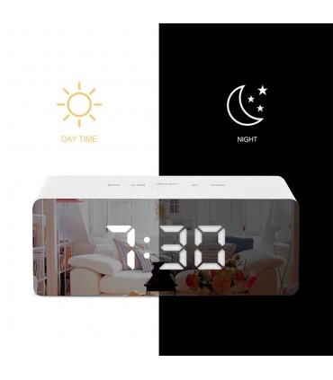 Настолен часовник с огледален дисплей