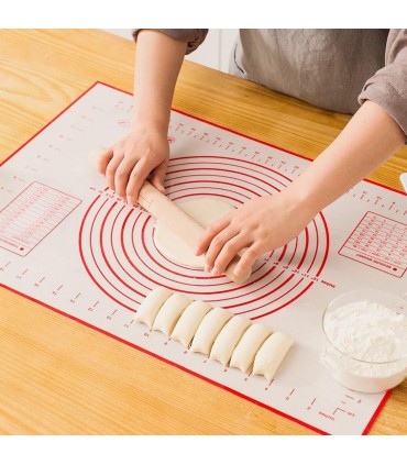 Оразмерена силиконова подложка за месене и точене на тесто