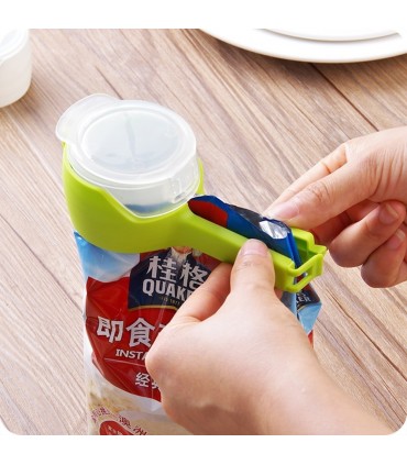 ПЛАСТМАСОВА ЩИПКА ЗА ПЛИКОВЕ С КАПАЧКА ЗА ОТСИПВАНЕ