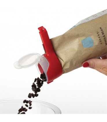 ПЛАСТМАСОВА ЩИПКА ЗА ПЛИКОВЕ С КАПАЧКА ЗА ОТСИПВАНЕ