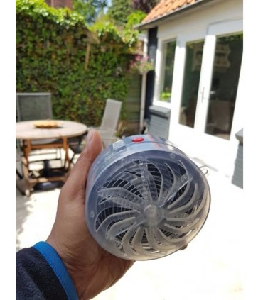 Уред против за мухи и комари със соларно захранване