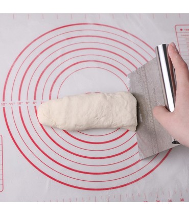 Метален нож за рязане на тесто с дължина 15 см.