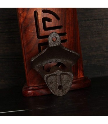 Метална отварачка за стена във винтидж стил