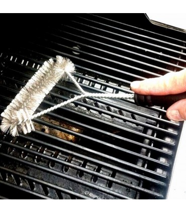 Стоманена четка с дълга дръжка за удобно почистване на скара