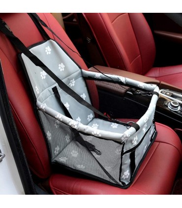 Автомобилна седалка за куче