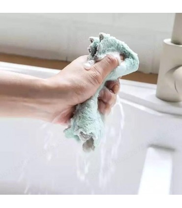 Микрофибърна кърпа, предназначена за почистване, абсорбиране и полиране.