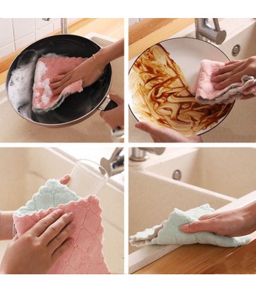 Микрофибърна кърпа, предназначена за почистване, абсорбиране и полиране.