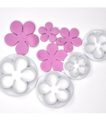 Сладкарски комплект 10 броя шаблони с бутало за фигури от фондан