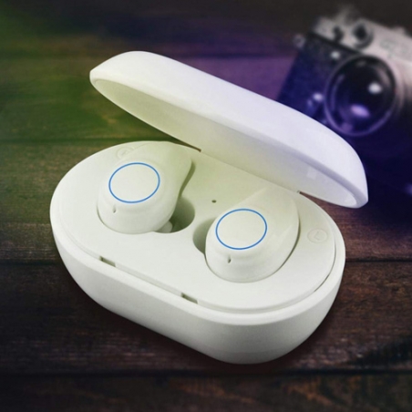 Slusalki-ss-zarezdas-kejs-i-upravlenie-s-edno-dokosvane-A1-Tws-4443