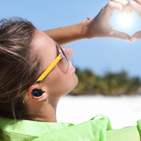 Slusalki-ss-zarezdas-kejs-i-upravlenie-s-edno-dokosvane-A1-Tws-4443